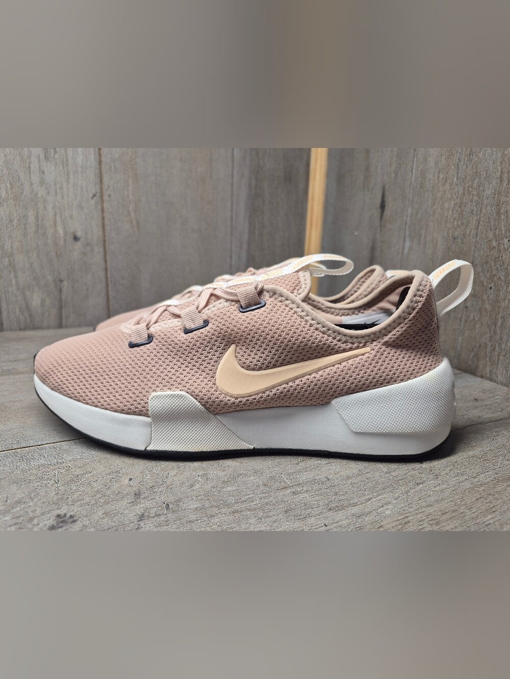 Nike Running Ashin Particle Beige Crimson Tint (Womens Size 8.5)